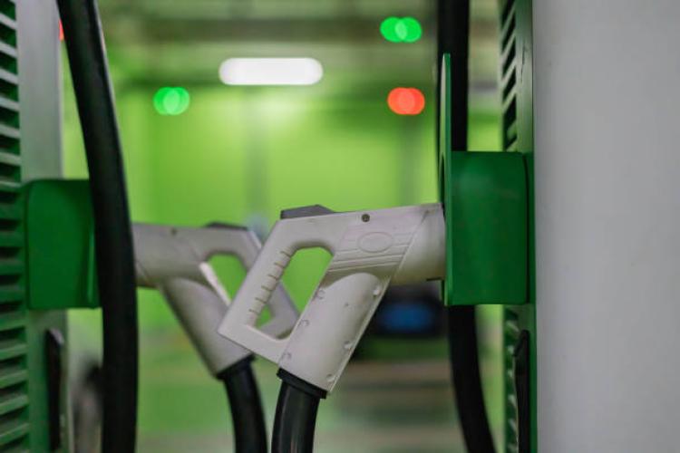 7 Ways EV Charging Stations Improve Customer Experience